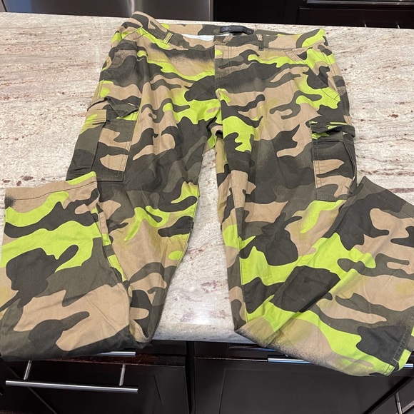 Kardashian Kollection Pants - Women’s kardashian kollection camo pants